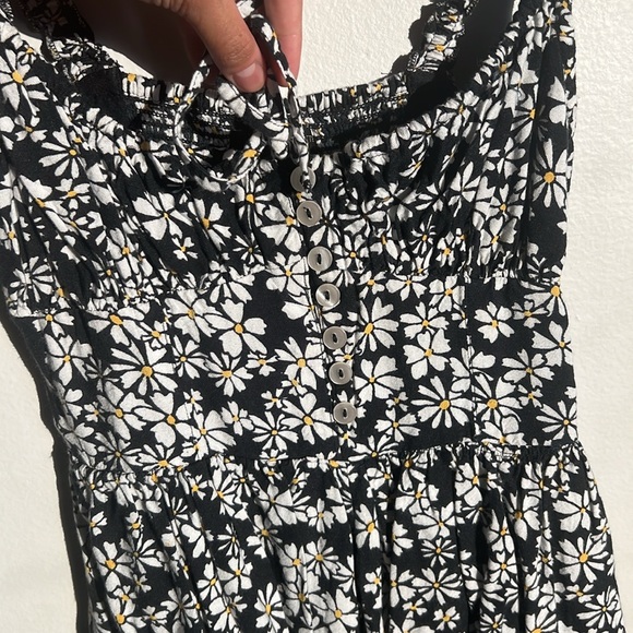 Urban Outfitters Daisy Romper XS - Picture 5 of 6